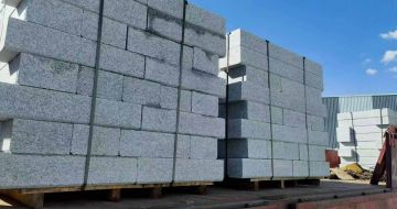 信阳 路沿石装车出货