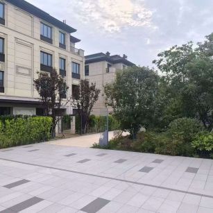 信阳 芝麻白与芝麻白搭配铺装，尺寸1200*600