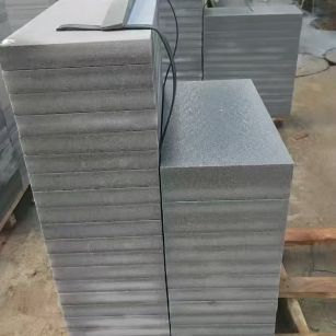 信阳 芝麻灰火烧面300*600*50地铺石材