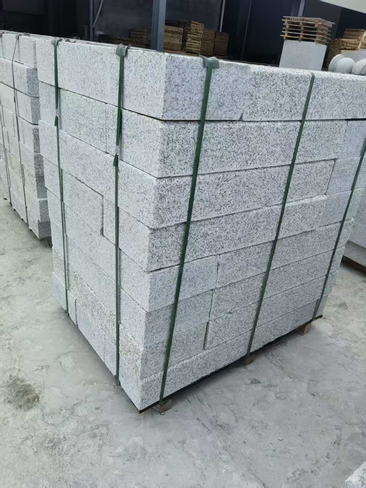 信阳 芙蓉白火烧两面路沿石