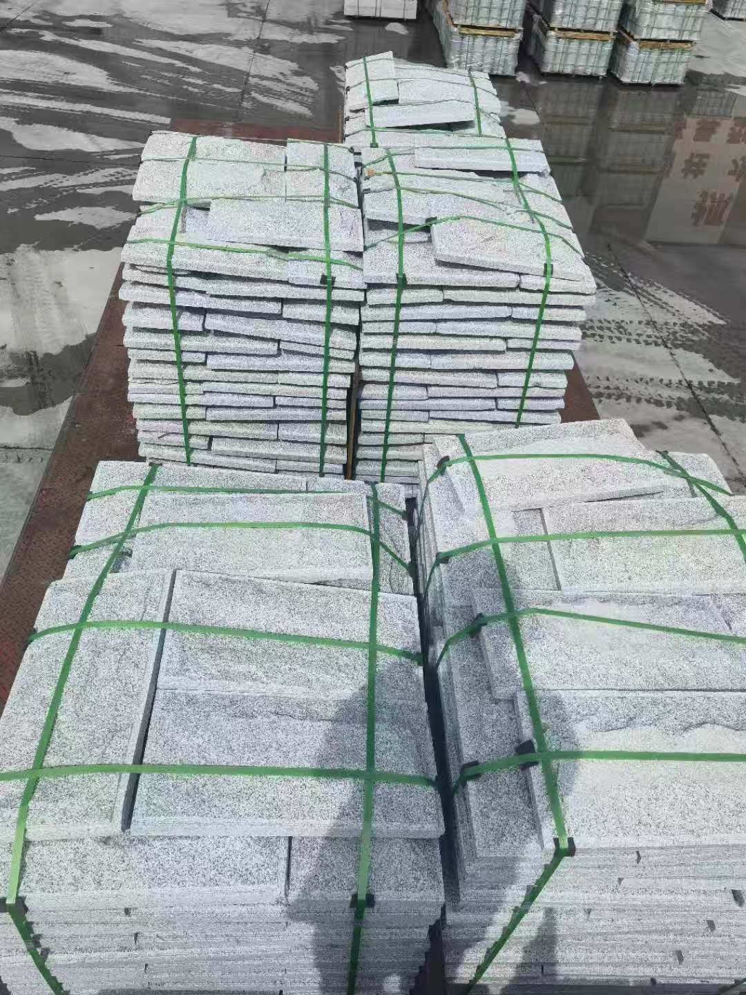 信阳 芝麻白蘑菇石装车出货