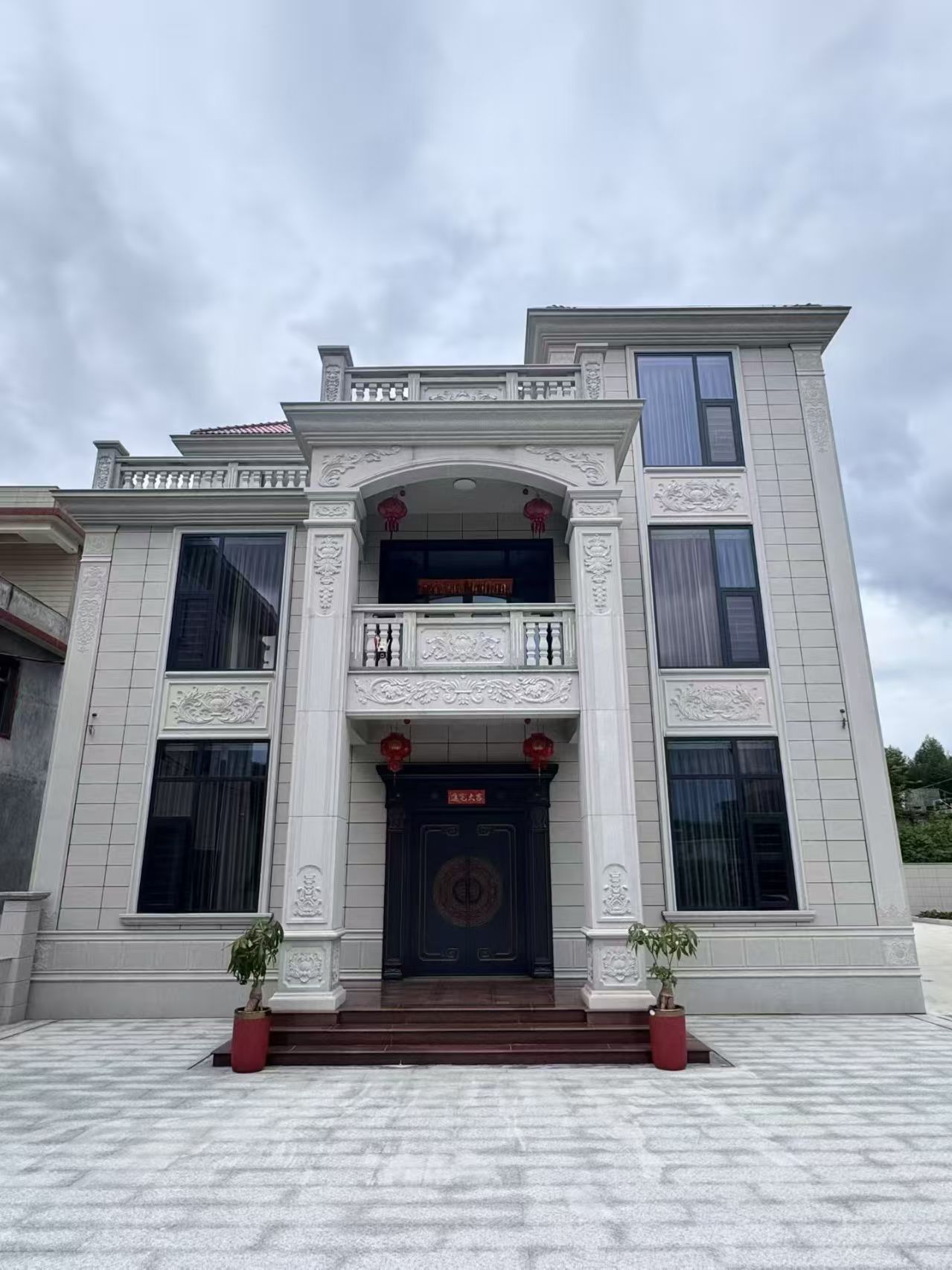 信阳 芝麻白石材别墅干挂案例展示