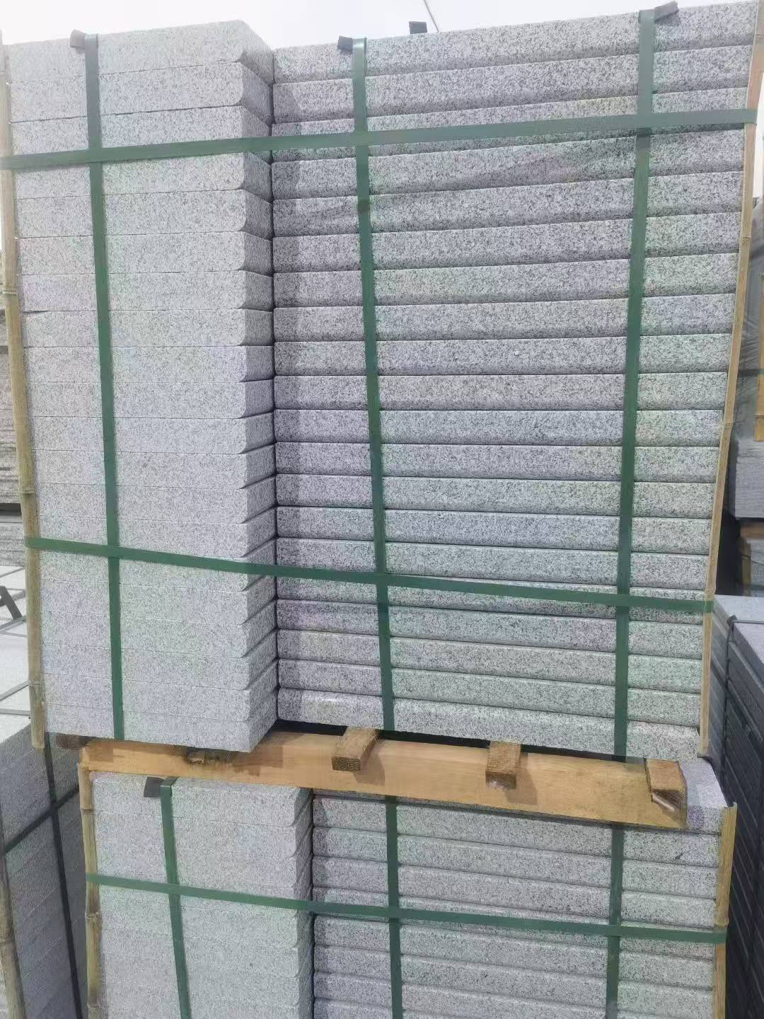 信阳 5公分芝麻白，倒斜角，室外楼梯踏步