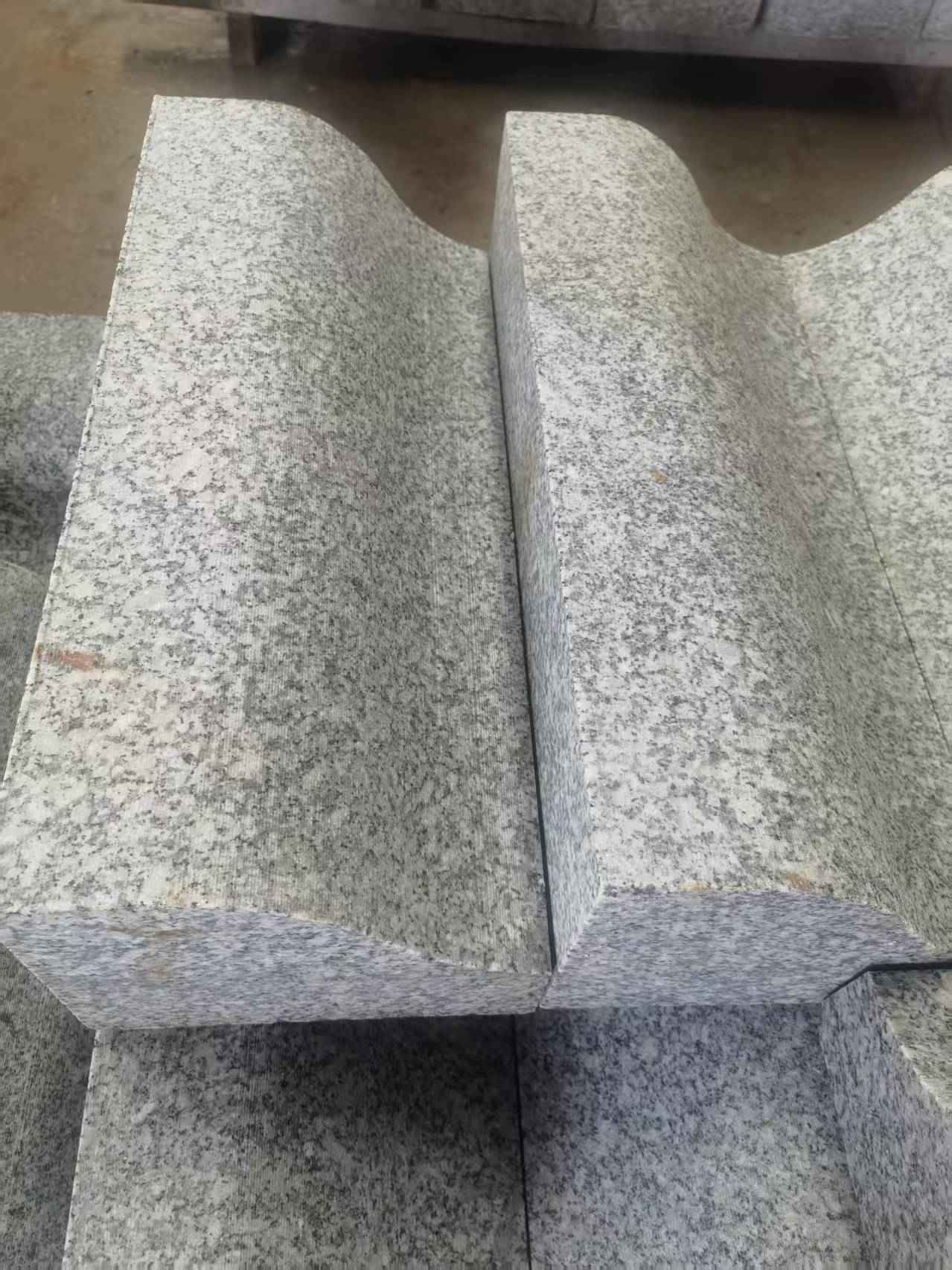 信阳芙蓉白S型拉丝面路沿石