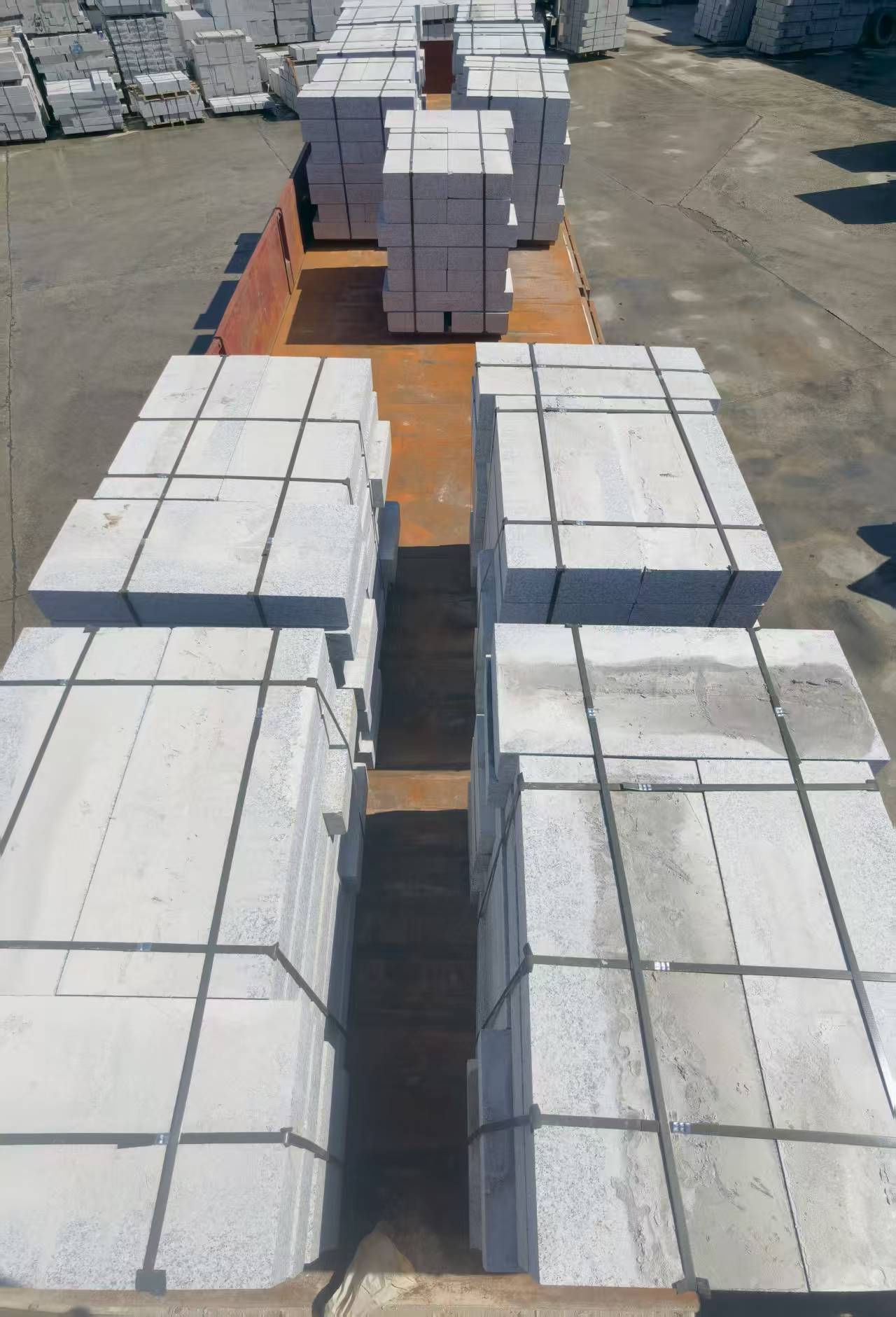 信阳 路沿石装车出货