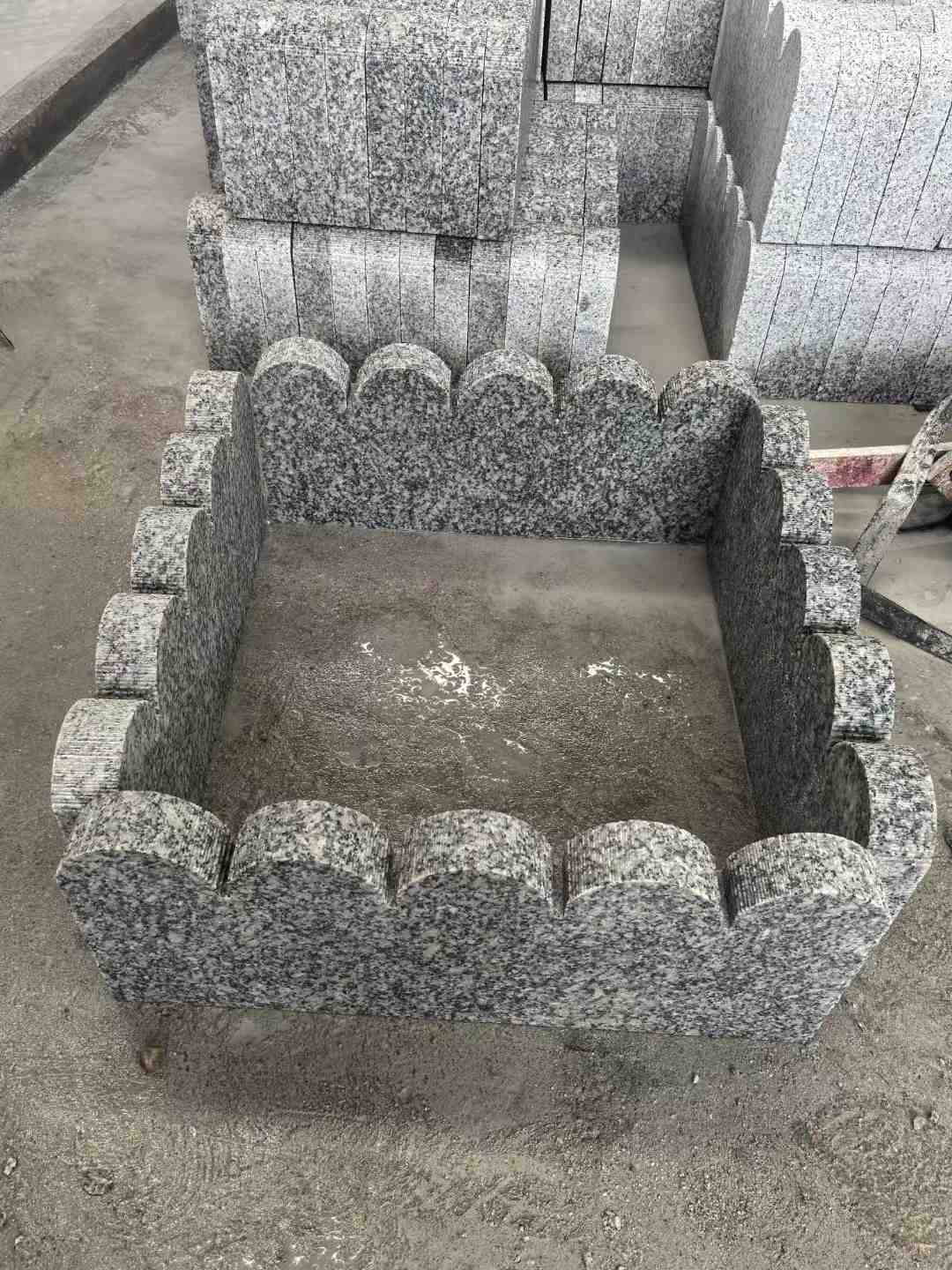 信阳 花边石、花坛围栏石、花池界石、菜园栅栏石、镶边石、波浪状界石介绍