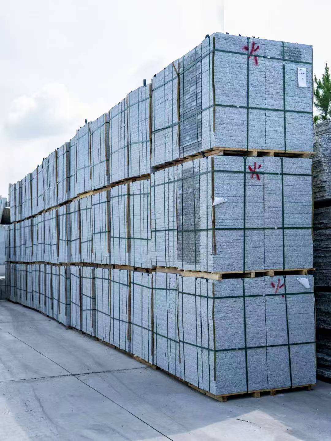 信阳 芙蓉白3公分火烧地铺成品300*600